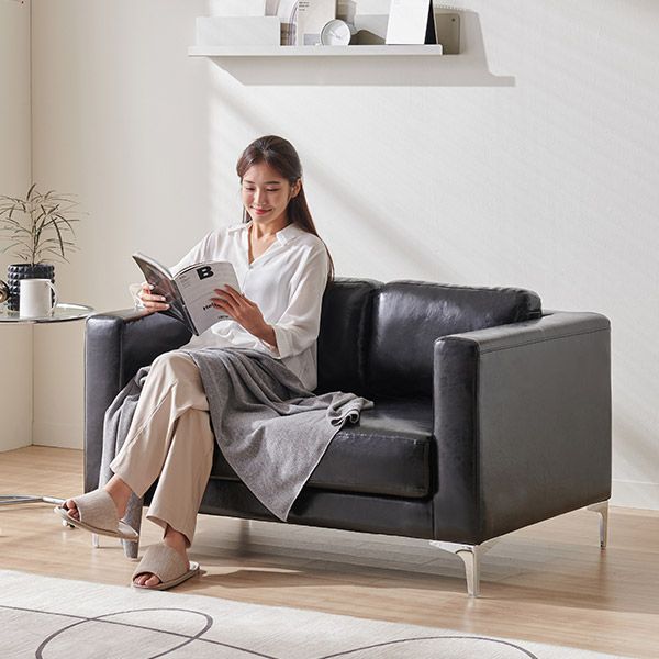 ミッドセンチュリー Plush Wingback チェア［6色］ ブラック ブラウン