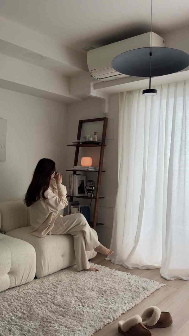 BY HANDのキャンドルホルダー🕯️🤍キャンドルの光って癒されるよね〜✨ #リビングインテリア #キャンドルホルダー #リビング小物 