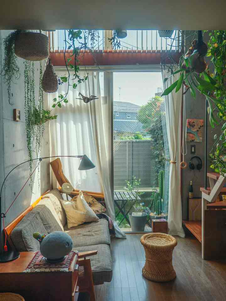 緑多めに置いてます
外にも少しあってなんとなく外と繋がる感じに🪴

#グリーン　#グリーンインテリア  #植物  # 植物インテリア