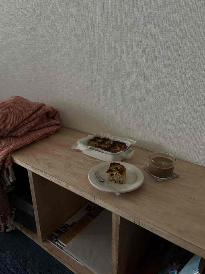 Baki enamel, yang dapat digunakan untuk penyimpanan seperti Tupperware, sangat serbaguna sehingga banyak digunakan!
Saya menyukainya karena dapat digunakan untuk membuat makanan panggang, sayuran goreng, acar, dan tampilannya sangat lucu.

#Kafe rumahan #食器 #ホーロートレー #食卓 #ダイニング