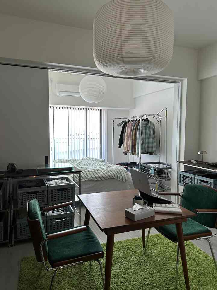 #リビング#インテリア #interior #賃貸インテリア #ダイニングルーム #ベッドルーム #ミッドセンチュリー #ダイニングテーブル #ダイニングチェア #ペーパーシェード #ラック #カート #シェルフ