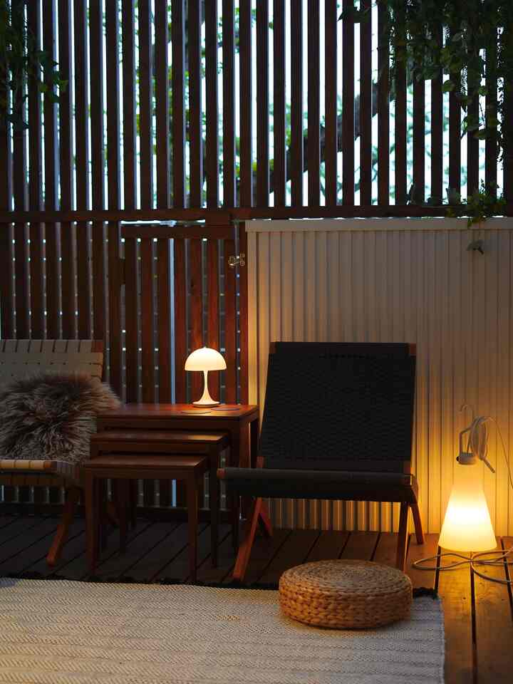 #中庭 #ウッドデッキ #フォールディングチェア #ルイスポールセン #FLOS #北欧インテリア 