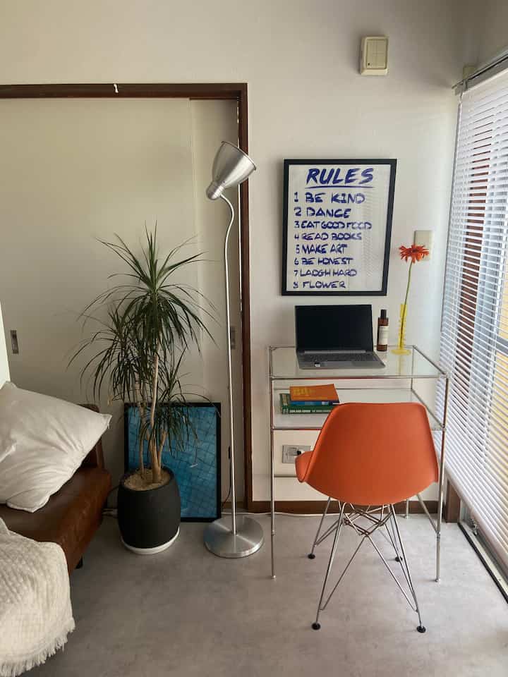 ドレッサーですがデスクにもなる優れもの👏⏰
#interior #midcentury 
 #インテリア #リビング #生活感のある暮らし 
 #lowya #ikea #北欧インテリア 
#ミッドセンチュリー #一人暮らし#在宅勤務 
