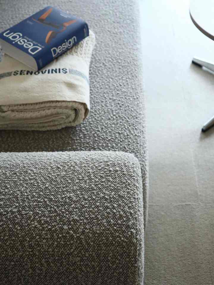 
春夏用のブランケットを新調しました ☺︎





#Koreaninterior #Koreainterior #simplist #購入品 #無機質インテリア #海外インテリア #韓国インテリア #シンプルなインテリア #シンプルインテリア #インテリア #インテリア小物 #インテリア家具 #インテリア配色 シンプリスト #ミニマリズム #モノトーンインテリア 