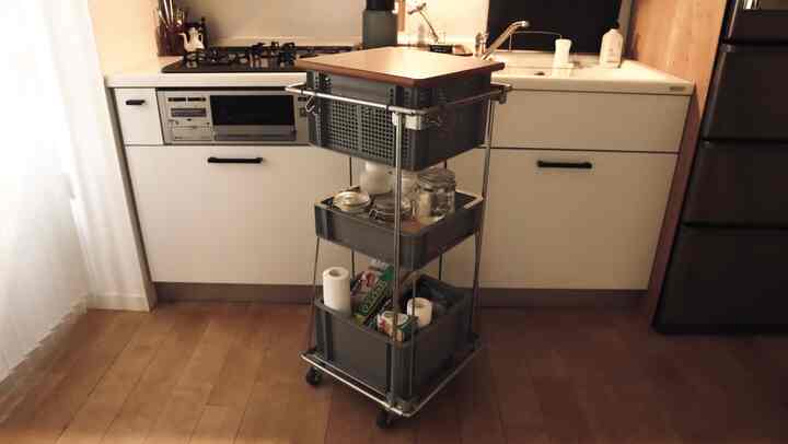 自作のキッチンワゴンです
業務用ランドリーワゴンの骨組にd&departmentのサンボックスシリーズで作りました

#キッチン #キッチン収納 #danddepartment