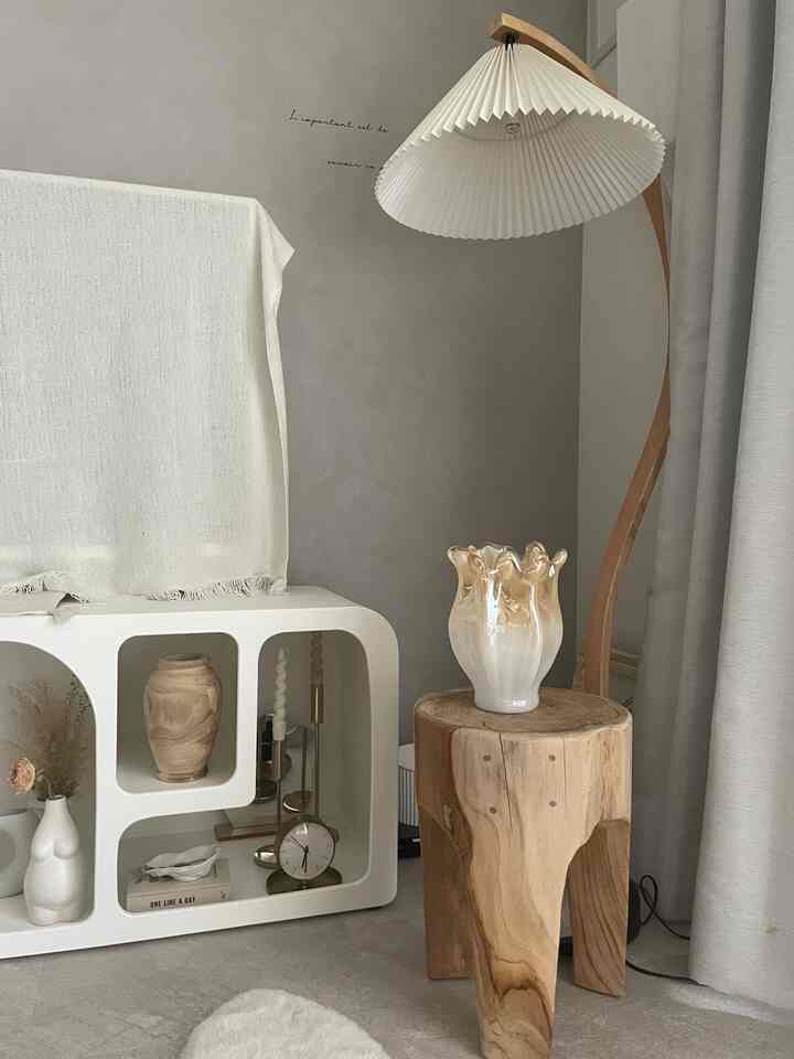 テレビはikeaのひざ掛け？マルチカバーで
黒い古いテレビを隠すと埃もかからないし良きです☺️

#テレビ台
#リビングルーム
#マンション暮らし
#中古マンション
#賃貸インテリア
#リフォーム