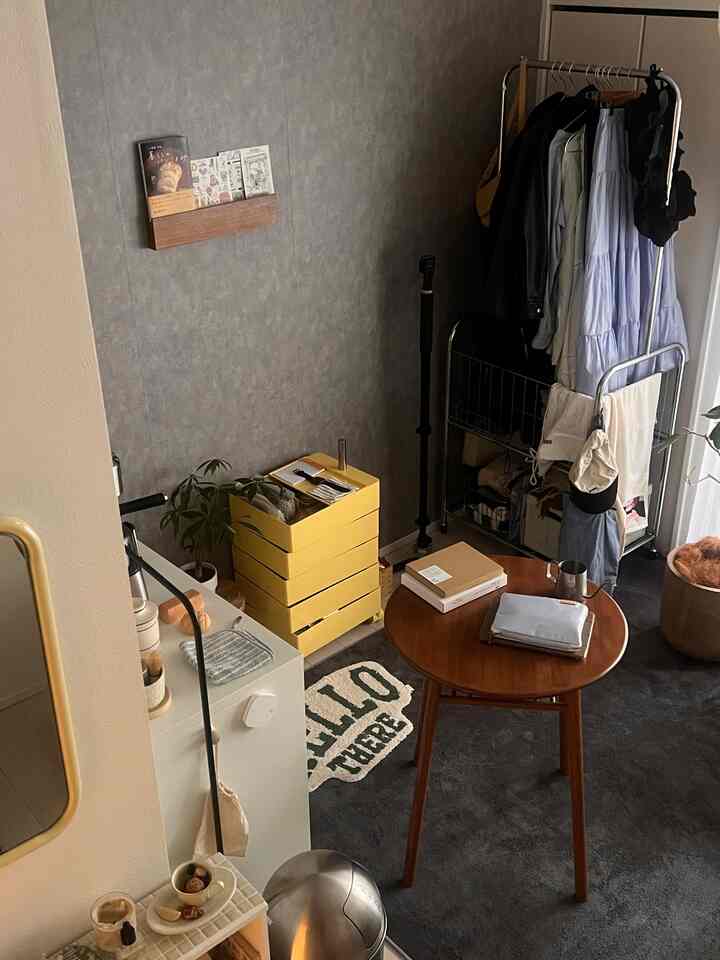 模様替え後のお部屋


ロフトの良さは部屋を俯瞰した写真を撮れること📸

⁡
⁡
⁡
⁡
ロフト付き物件での暮らし( @mizu_room.605 )
ぜひフォローして見守ってください🕊
⁡
#ロフト付き物件
#暮らしの記録
#一人暮らし
#お部屋作り 
#模様替え
#韓国インテリア
