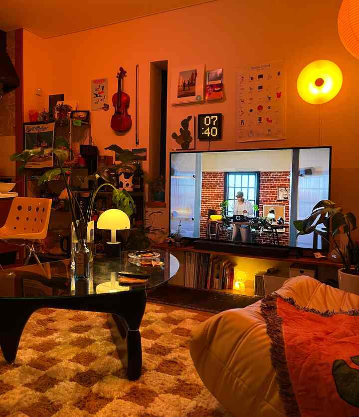 Begitu sampai di rumah, saya menghabiskan waktu bersantai di ruang tamu.
Cahaya lampu saja sudah cukup!

#hidup
#Interior ruang tamu
#Relaksasi
#Pencahayaan tidak langsung
#Tanaman hias
#modernabadpertengahan
#Lampu
#Rumah bergaya
#Persewaan
#Apartemen
#ruangan kecil