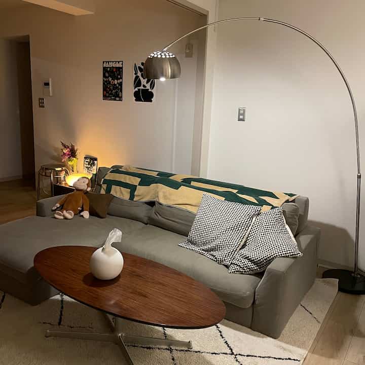 Kehadiran lampu lengkung

#ruangan #roomtour #interiordesign #interior #midcenturydecor #midcenturydesign #midcemtury #midcenturyliving #japandi #ikea #インテリア #ミッドセンチュリーモダン #ミッドセンチュリー #ジャパンディ #日本 #賃貸 #二人暮らし
#LampuArco #イケア