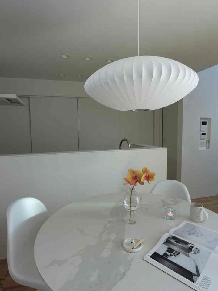 照明が変わりました💡
#バブルランプ　#ダイニング照明 #キッチン #花瓶・フラワーベース #ラウンドテーブル #キャンドルホルダー #イッタラ #マリメッコ 