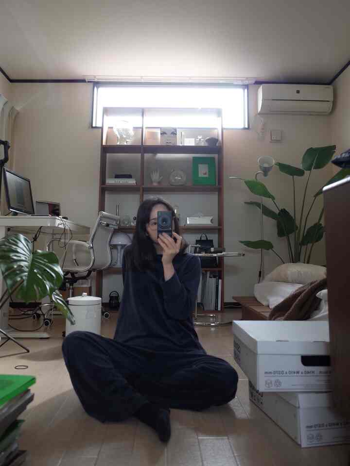 Onyu's full-length mirror looks really nice!

#Full-length mirror #姿見 #ミラー #鏡 #スタンドミラー

#Green interior #インテリア家具 #ウッドテイスト #観葉植物