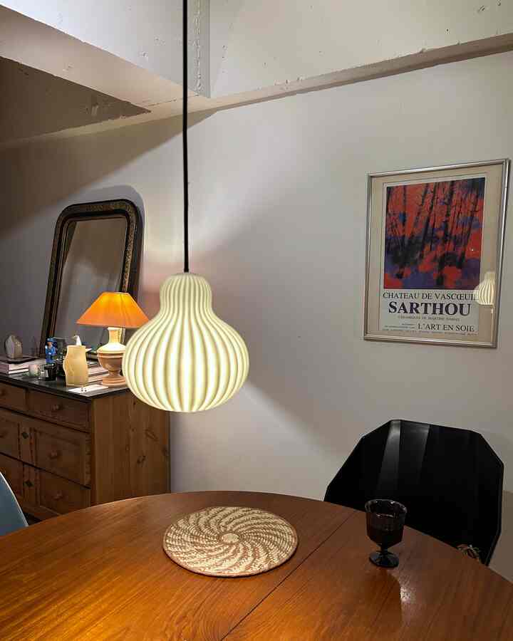 Ohouseさまよりギフトでいただいたkintoのワイングラス(3点set)🍷来客時も活躍しそう🐼
先日大阪万博でひとめぼれしたアフリカの鍋敷と一緒に初おろししました🫕
thank you🩵

#ダイニング #ダイニングインテリア #ワイングラス  #ダイニング照明 #鍋敷き #KINTO 