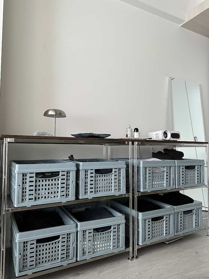 #シェルフ #シルバーラック #服収納 #ダイニングテーブル #デスク #チェア #アームチェア #ダイニングチェア #ティッシュケース