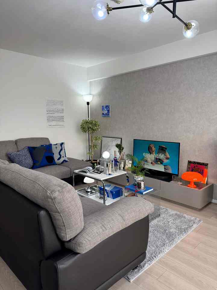 青は正義🟦🔵💙

#リビング
#リビング植物 
#リビング照明 
#植物 
#観葉植物
#ミッドセンチュリー
#ミッドセンチュリーモダン
#cozy
#マンション
