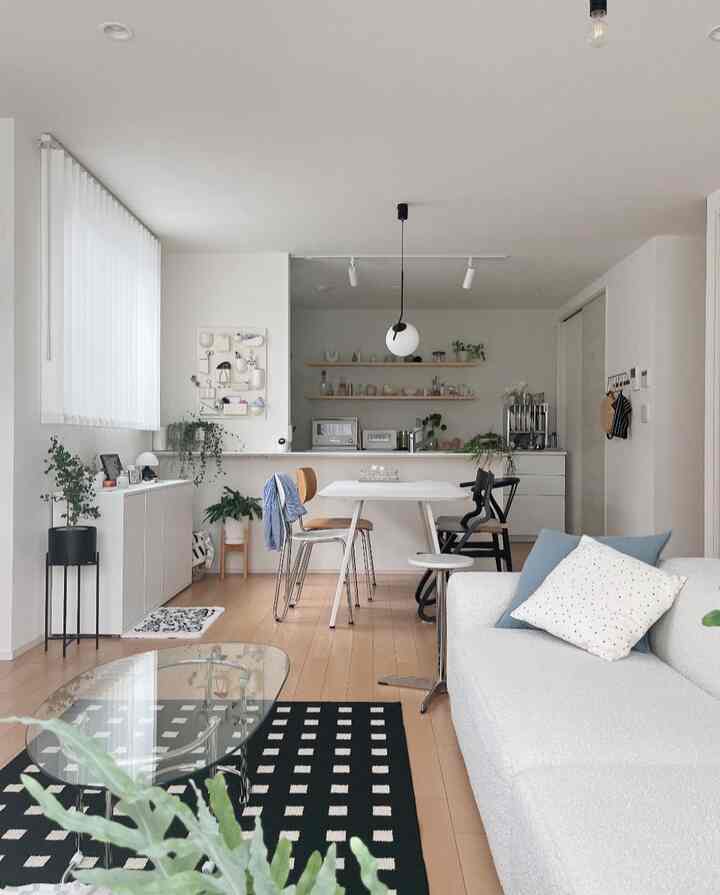 living & dining

#韓国インテリア #マイホーム #マイホームアカウント #リビングダイニング #ダイニング #キッチン #キッチン背面飾り棚 #暮らしを楽しむ #yチェア #vamir #ogre #ikea #メトード #ダイニングテーブル #ダイニング照明 #littlerooms #ペブルテーブル #roomnhome #リトルム #kanademono #marketb 