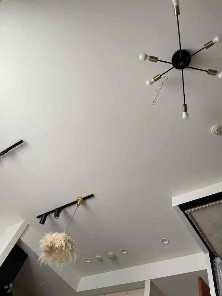 Langit-langitnya lucu 🩷


#Renovasi apartemen
#Interior apartemen
#Pencahayaan langit-langit
#Pencahayaan interior
#Interior ruang makan
#Interior dapur
#Apartemen Bekas