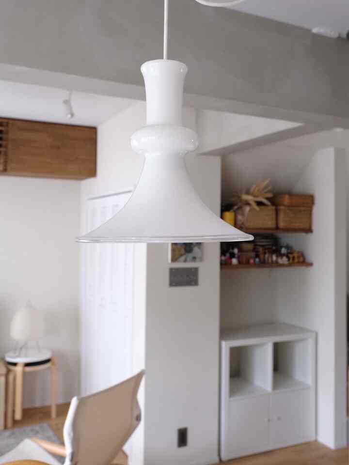 新しい家具です。
次男の就学前準備に兄弟のお支度棚を設置。
#IKEA #カラックス #北欧ヴィンテージ #吊り照明