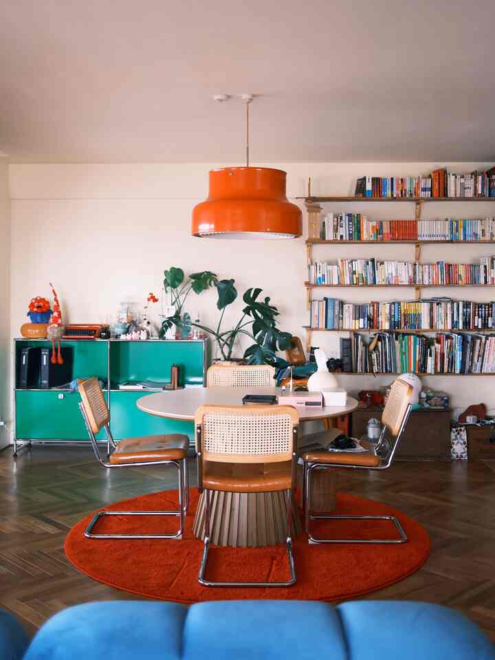 Colorful living room
The sofa and blue make it even more primary colors...

A room like a traffic light🚦

#living room
#living room
#interior
#interior
#sofa
#table
#round table
#table
#home
#home
#home
#home
#apartment renovation
#used apartment
#apartment renovation
#colorful
#cute house
#cute interior