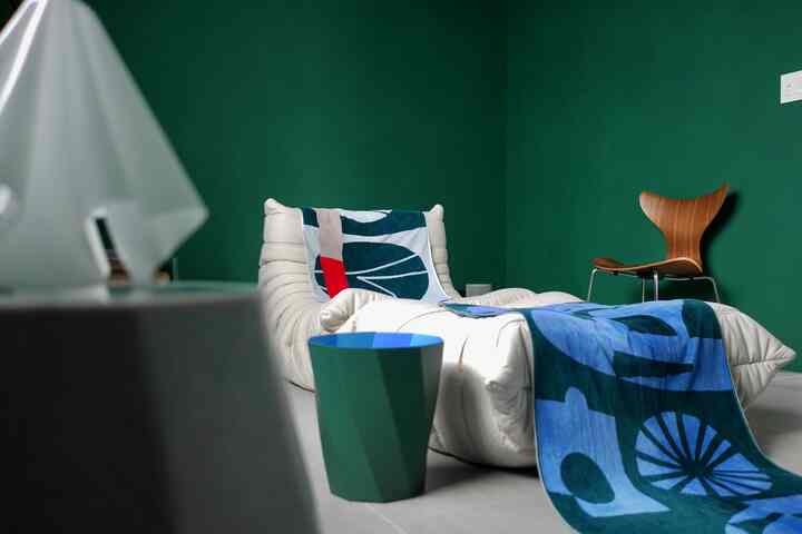 週末映画館
ついつい夜ふかししてしまいます。

ロゼトーゴは6時間身体を預けていても
全く疲れない理想的な特等席です。

#rosettogo #ロゼトーゴ #ソファ #ミッドセンチュリーモダン #カラフル #ミックスインテリア #映画館