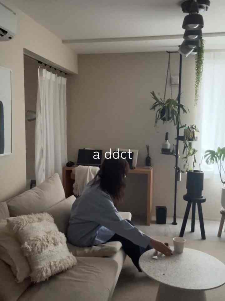 🌿
　
とても良い香りの香水でハマりそう😌
男女問わず使用できるだけではなく
エタノールを使用せず肌や髪、衣類にも使えるのが嬉しい♡
　

韓国で誕生したフレグランスブランド

"あなただけの香りを放てる”をコンセプトに、
人工的な香りではなく、
個人の本来の香りと調和するフレグランスを提供しています 🌿
　

🍑オードパフューム  Eat the Peach
甘い桃の果汁と穏やかなウッドの香りが優しく漂います。
みずみずしく大人で清楚なイメージを演出します。

__________
TOP: Apple
Middle:Peach
Base:Sandalwood
　
🌿ソリッドパフューム ネイキッド ムスク103 Musk
　
ムスク103はムスクの官能的な雰囲気とバニラの甘く
フローラルな香りがあなたをより魅力的に演出します。

__________
Top: Musk
Middle: Vanilla
Base: White Flower
 
@addct_jp  @qoo10.official
 
 
#pr #addct #エイディクト #韓国コスメ #香水おすすめ #Qoo10 #香水 #香水紹介 #モテ香水 #フレグランス #fragrance