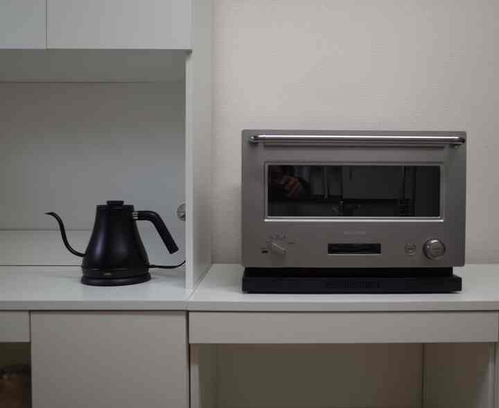 憧れのバルミューダオーブンレンジを購入泣
カッコ良すぎてメロメロ、、、
かっこいいよおもうこんな贅沢はしません笑笑

ケトルはニトリで我慢！

#バルミューダ #オーブンレンジ #電子レンジ #キッチン #台所 #ケトル