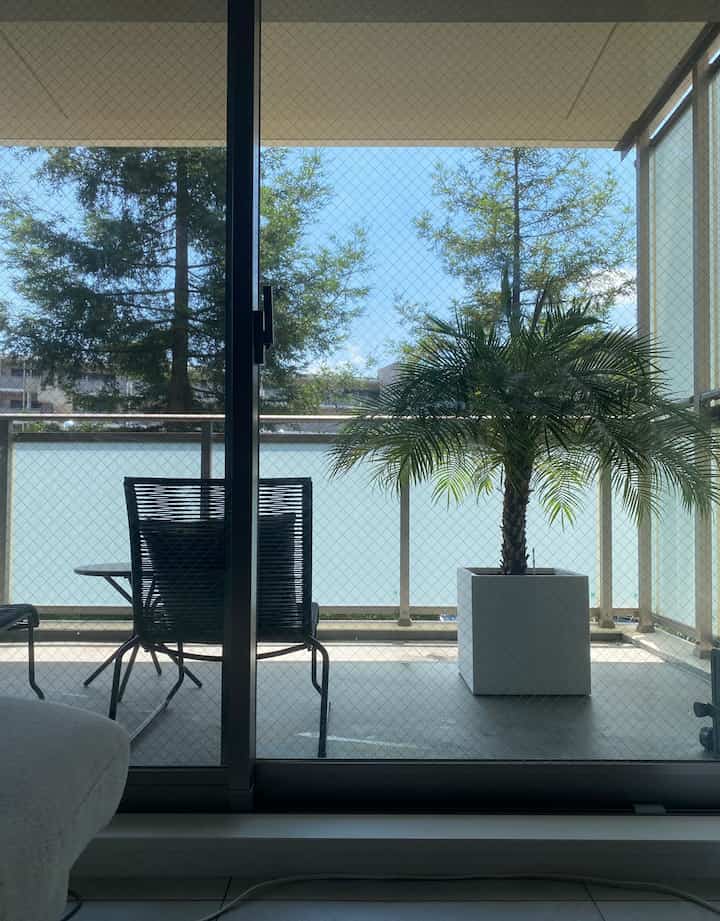 My favorite balcony 🌴
The major renovations will start soon and I won't be able to open the curtains 😢

#Balcony #ベランダ #マンションインテリア #ホテルライク
