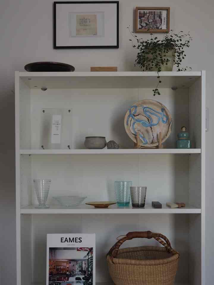 The shelves here are also changing and adding more and more little by little ✍️

#IKEA #イケア #イッタラ #無印良品 
#Display shelf #リビング #陶器