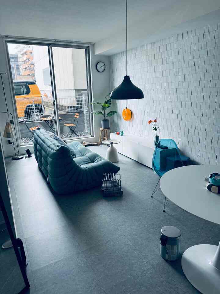 水色のリーンロゼトーゴが主役🛋️ 

#ligne roset
#トーゴ
#ブルーインテリア 
#ミッドセンチュリー 