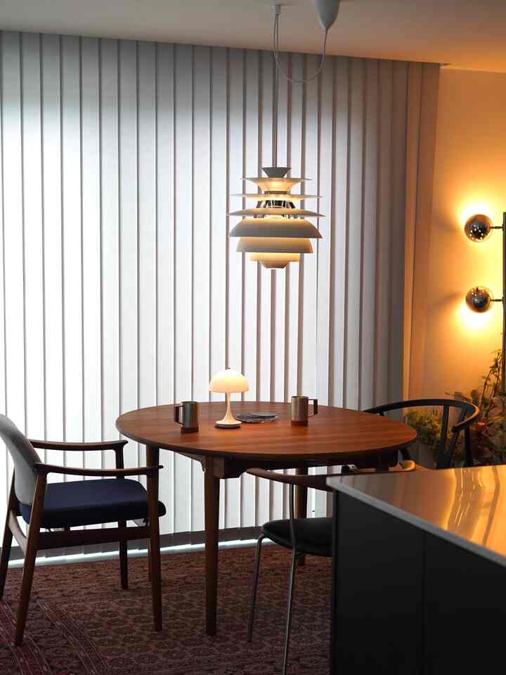 #ダイニング #ダイニングキッチン #ルイスポールセン #ウェグナー #ヴィンテージラグ #ペンダントライト #北欧インテリア 