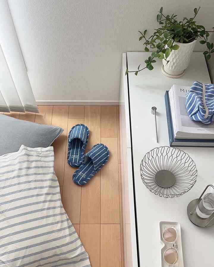 Coordinate with the new slippers 💙

#Korean interior #Georg Jensen #ジョージ Jensen #AlfredoBreadBasket #3COINS #スリーコインズ #スリコ #スリコ購入品 #スリコ新商品 #ストライプ #ストライプ柄 #縞々 #シマシマ #スリッパ #ストライプスリッパ #슬리퍼