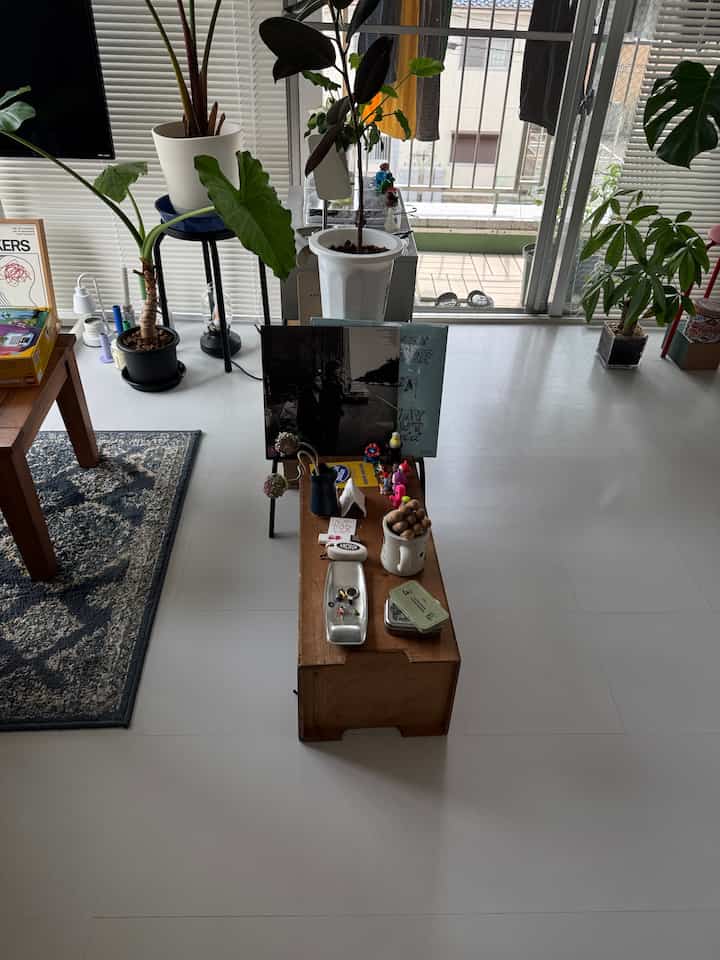 Selamat pagi untuk mulai membersihkan ☀️
#Midcentury #Pタイル #DIY #一人暮らし部屋