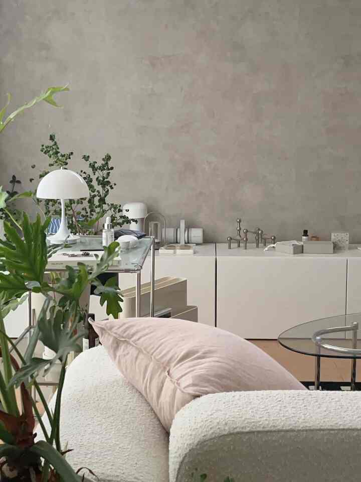 living room 最近少し模様替えしました

#韓国インテリア #リビングインテリア #ラグ #ブラックラグ #ブークレソファ #branchpoint #ペブルガラステーブル #roomnhome #ベストー #ベストーテレビ台 #ikea #バーチカルブラインド #ニチベイ #リビング照明 #ナロスト #観葉植物のある暮らし #レイアウトフリーテレビ #panasonic #パナソニックと暮らす