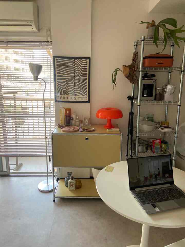明日は自炊の日にしようと思います🧑‍🍳
 #interior #midcentury 
 #インテリア #リビング #生活感のある暮らし 
 #lowya #ikea #北欧インテリア 
#ミッドセンチュリー #一人暮らし#在宅勤務

