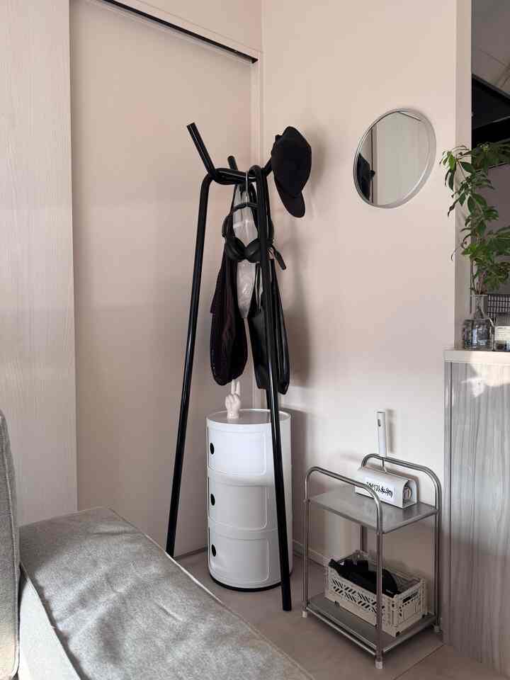 A hanger rack that looks good even when you hang your clothes messily👌

#Scandinavian interior
#Midcentury
#Midcentury modern
#Japan Day
#Designers
#Coat rack
#Hanger rack
#hay
#ikea
#japan