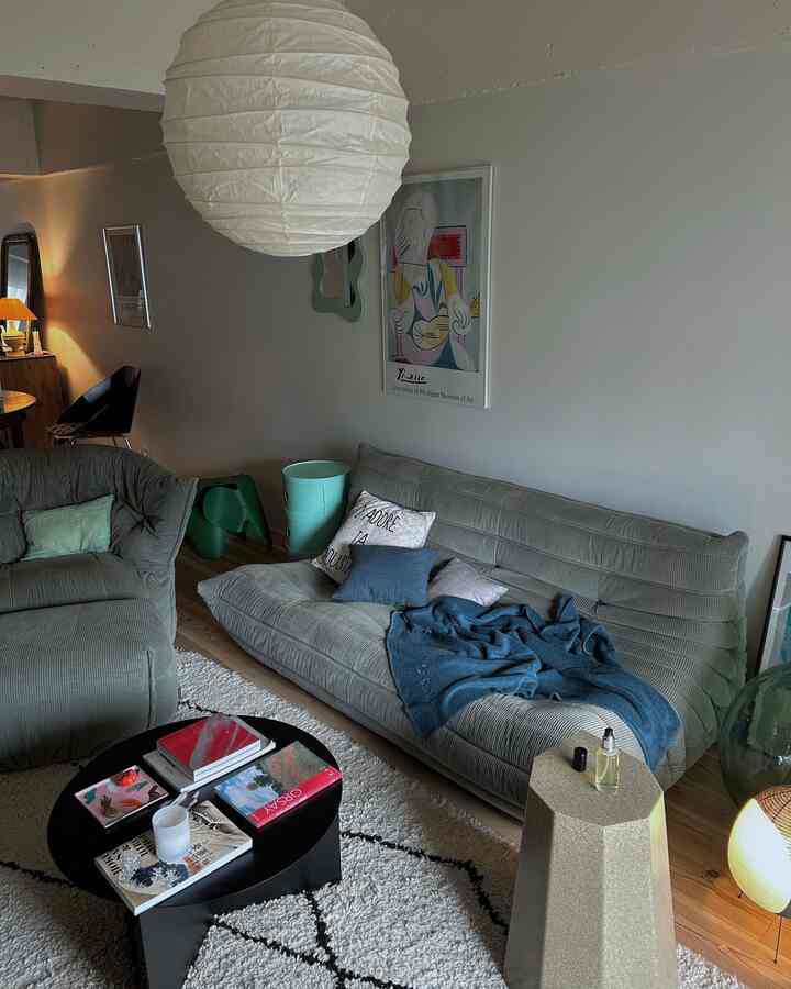 Cosy living room🦦

#リビング #リビング小物 #リビング照明 #リビング雑貨 #リビングインテリア #北欧インテリア 
#パリのアパルトマン