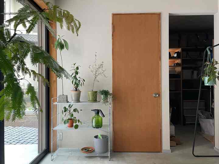 間取りの最優先事項が土間でした。
#土間
#玄関土間
#土間リビング
#観葉植物
#造作建具
#注文住宅
#和モダン