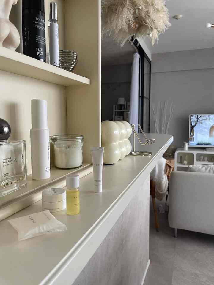 美容も好きです🖤

もう30代も後半に入っちゃったので
美容もお家も頑張りたい☺️

#マンションインテリア
#マンションリフォーム
#美容
#リビング
#マンションリビング
#ダイニング照明 
#キッチンインテリア