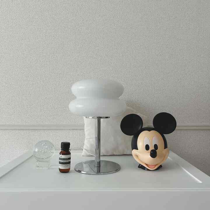 ⚪️

On top of the chest of drawers ♪
I love the glass marbles

#simpleinterior
#mickeymouse #aesop