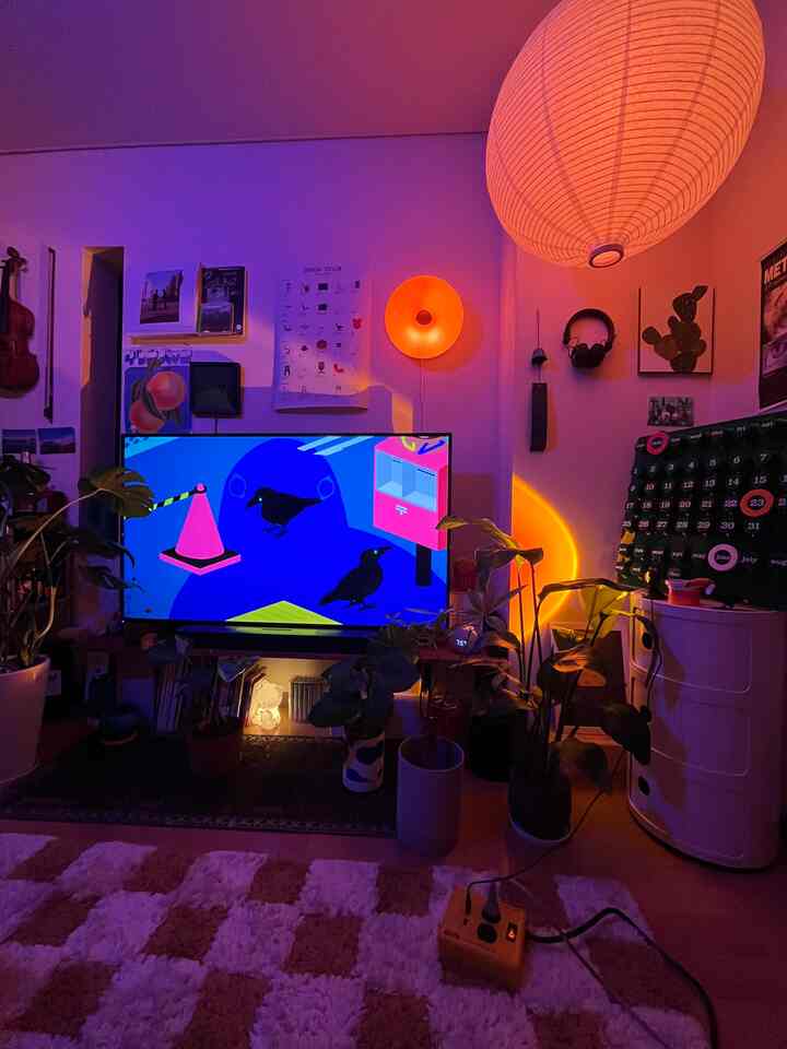 💜🩷🧡🩷💜

#照明 #間接照明 #観葉植物 #リビング #サンセット照明 