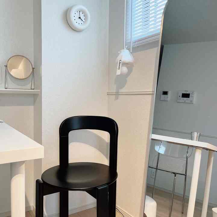 ☔️

雨で夕方まで外出できなくて、メルカリ出品に勤しむ日でした。

#リビング#韓国インテリア
#モノトーンインテリア
#ミニマル