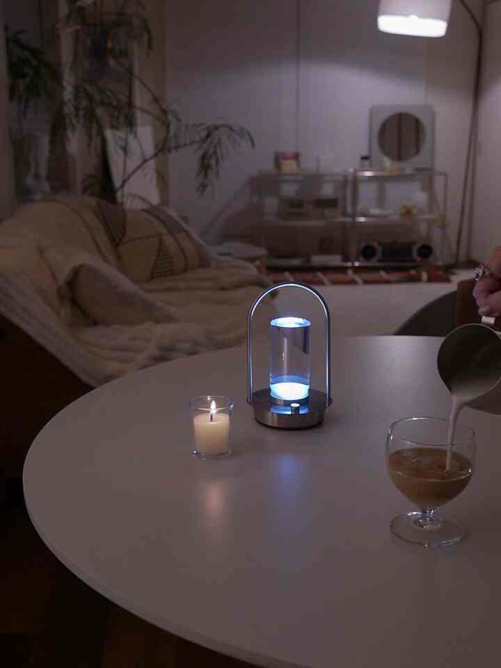 今の気分にぴったりのライトを購入

シルバーとアイアン、細めのアイアンアーチ…
アクリルに光が映って綺麗です。
どこに置いてもインテリアにマッチしそう。

ロウソクはダイソーの無臭のもの。
ウッドチップが燃えるタイプです。
基本的に家は無臭が好き。


最近はカラーものを抑えてお部屋を作ってます。



#リビングダイニング
#ライト
#テーブル照明
#テーブルランプ 