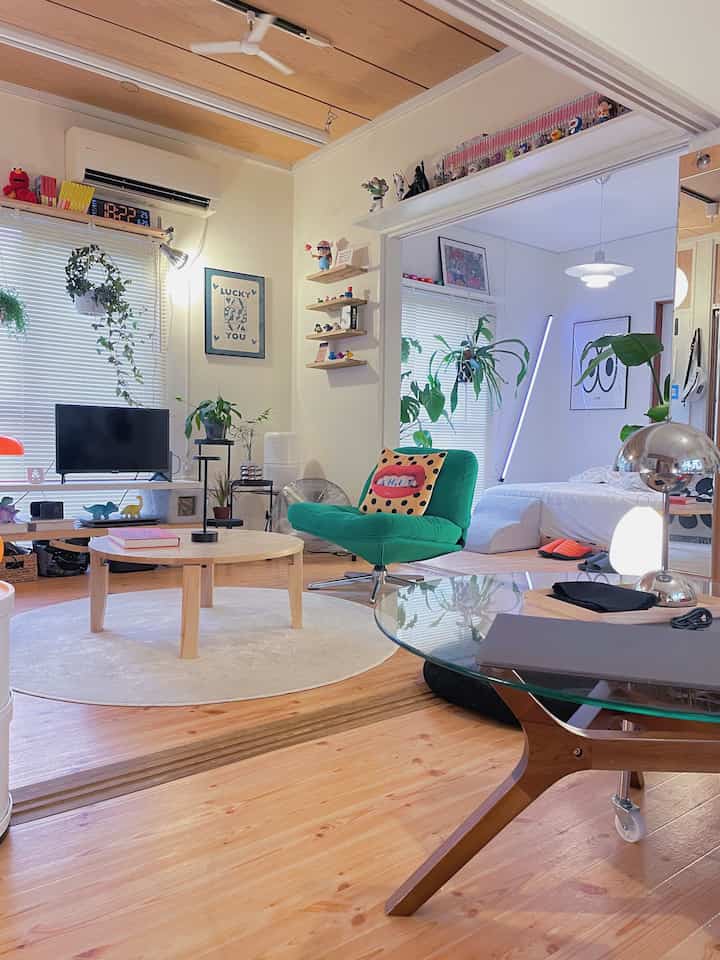 フィギュアディスプレイ
テーブルの位置を入れ替えてみた



#丸テーブル  #ガラステーブル  #IKEA   #IKEA家具  #リビング　#観葉植物　#フィギュア
