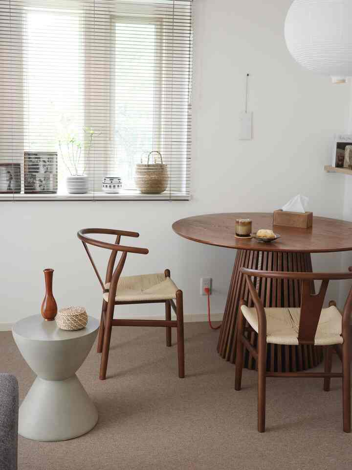 物を減らして少しだけ広くなったリビング🧡
#リビング #ダイニング #ダイニングテーブル #noce #フロアカーペット #サイドテーブル #和モダン #和モダンインテリア