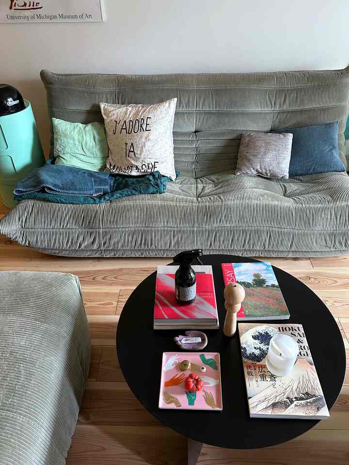 A gift from Ohouse💝
Wipe down the areas you've been bothering with this multi-spray made with natural ingredients🧽
The subtle scent and gentle feel will make you feel refreshed🌿
thank you💞

#gifted #リビング小物 #リビング雑貨 #リビングインテリア