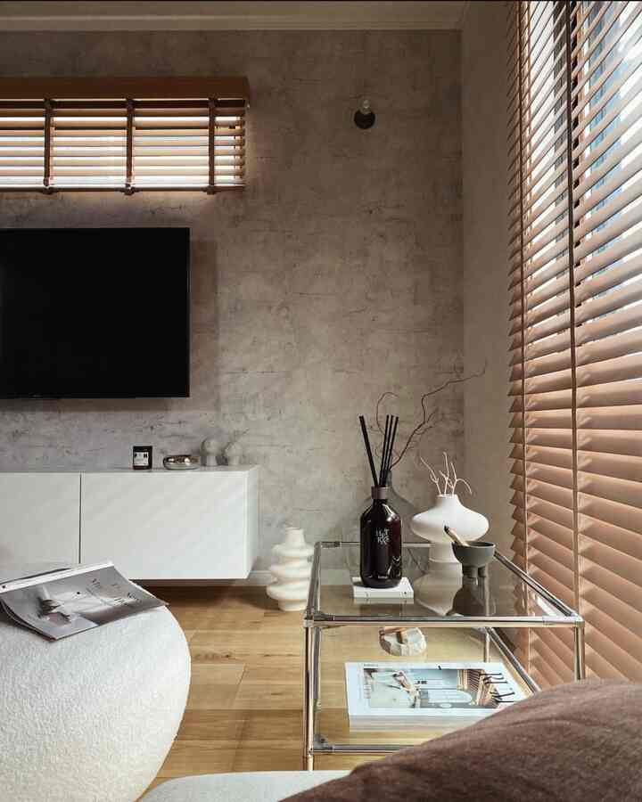 hetrasのディフューザー、良い香りでお気に入り。
　
#リビング #リビングインテリア #interior #インテリア #livingroom #myroom #アクセントクロス #ウッドブラインド #ディフューザー 