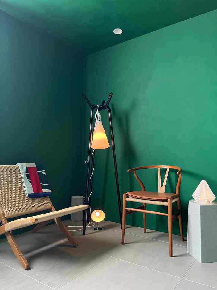 椅子ってインテリアの主人公だね。
印象がガラッと変わる😌

#ミッドセンチュリーモダン #北欧インテリア #チーク #オーク