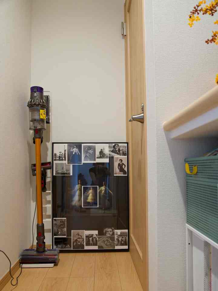 Pemanfaatan ruang yang efektif

#Di depan toilet #廊下のインテリア #廊下空間 #掃除機スタンド #収納ワゴン