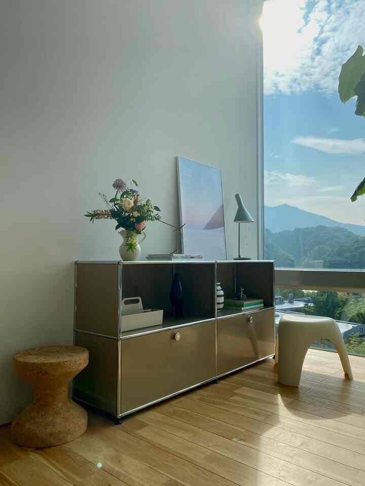 Panasnya membuat bunga-bunga terasa lelah💦
Semoga mereka mekar selama mungkin🌼

#bunga
#musim panas
#ruang tamu
#interior
#usm