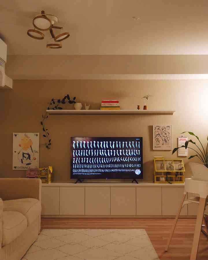 定点観測📷

おもちゃもアニメも、
ぜんぶが我が家のインテリア。

子どもと暮らす部屋の、
ちょっと片付いてる状態です👦笑

#おもちゃ収納 #リビングインテリア #子どものいる暮らし #beforeafter #tvwalldesign #tvwall #interior #interiordesign #マンションインテリア #tvboard #tvstand #walldecor #テレビ背面 #テレビ台 #テレビボード #テレビボード収納 #ohouseアンバサダー