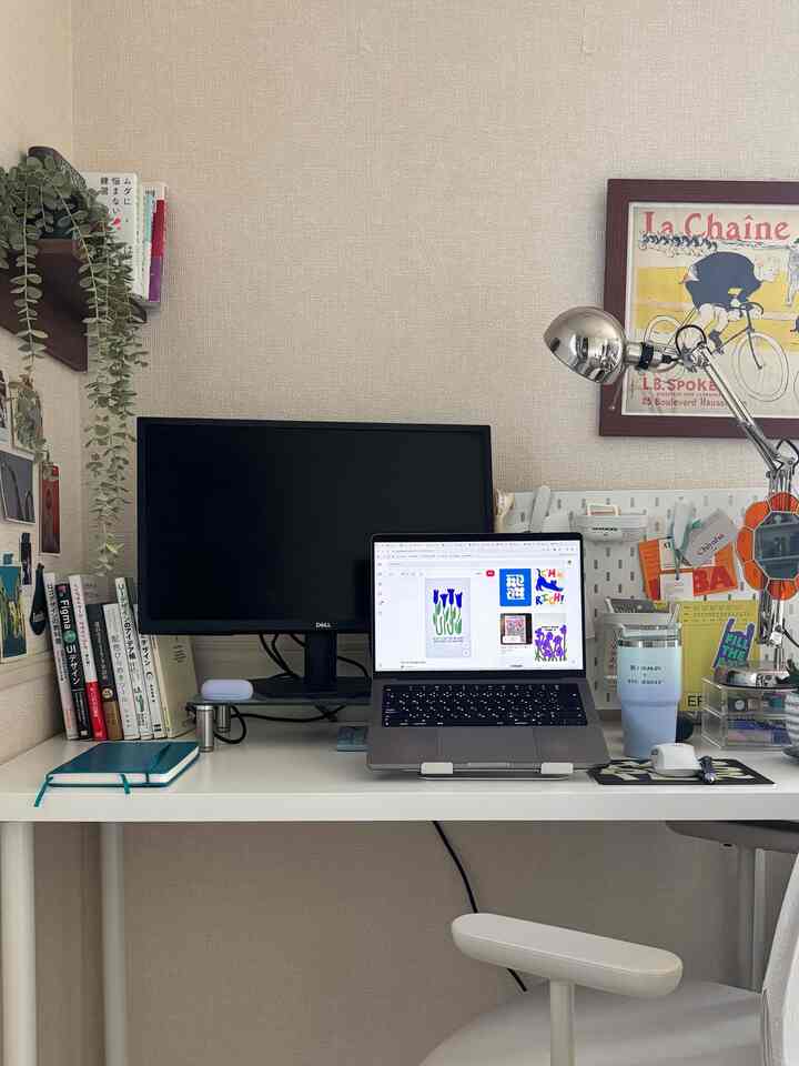 フリーランス1年目、ワークスペースもIKEA製品勢揃い💻 

フリーランスになりたてで収入も安定しない中で、コスパ良く快適に仕事環境を整えられるの本当にありがたかった😢

#ワークスペースインテリア #デスクインテリア #作業部屋  #在宅勤務 